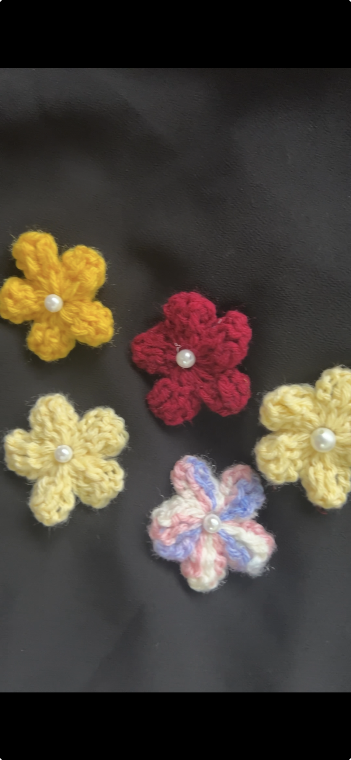 View recent photos 2 Floral Hairclip (Sold Individually) - Image 1
